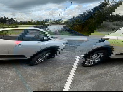 Dacia SANDERO STEPWAY 999CC ESSENCE 90CV * * NAVIGATION / CAMÉRA DE RECUL / CLIMATISATION AUTOMATIQUE *