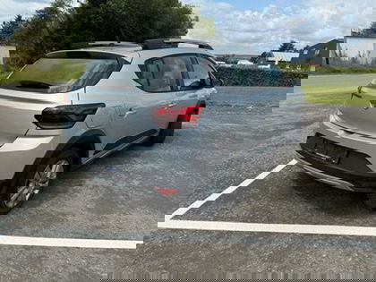 Dacia SANDERO STEPWAY 999CC ESSENCE 90CV * * NAVIGATION / CAMÉRA DE RECUL / CLIMATISATION AUTOMATIQUE *