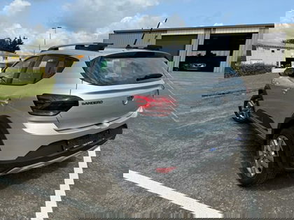 Dacia SANDERO STEPWAY 999CC ESSENCE 90CV * * NAVIGATION / CAMÉRA DE RECUL / CLIMATISATION AUTOMATIQUE *