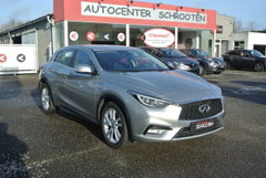 Infiniti Q30