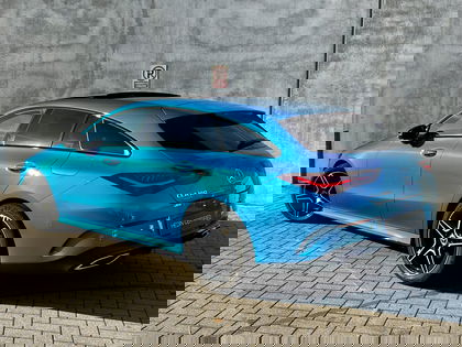 Mercedes CLA 180 Shooting Brake AMG Line | Panoramisch Dak | Head-Up Display | Memory Zetels | 360° Parkeetpakket | Smartphone Integratie | Verwarmde Zetels | Widescreen |