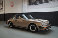 Porsche 911 CARRERA