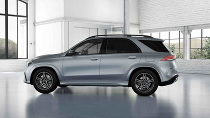 Mercedes GLE 350 DE 4MATIC AMG Line | Panoramisch Dak | Head-Up Display | 360° Parkeerpakket | Burmester | Memory zetels | Verwarmde Zetels | Smartphone Integratie | Widescreen |