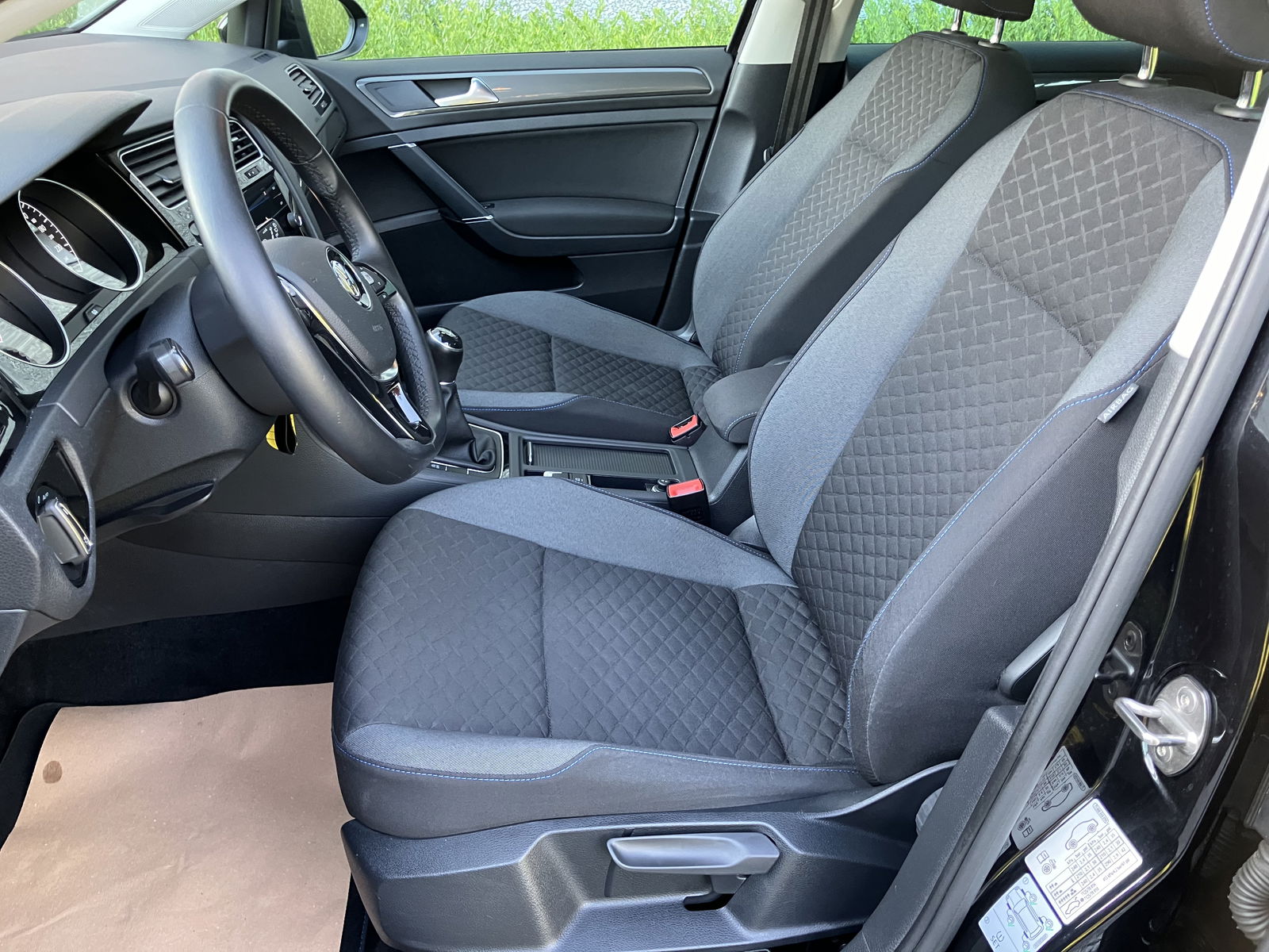 Volkswagen_Golf Variant_17