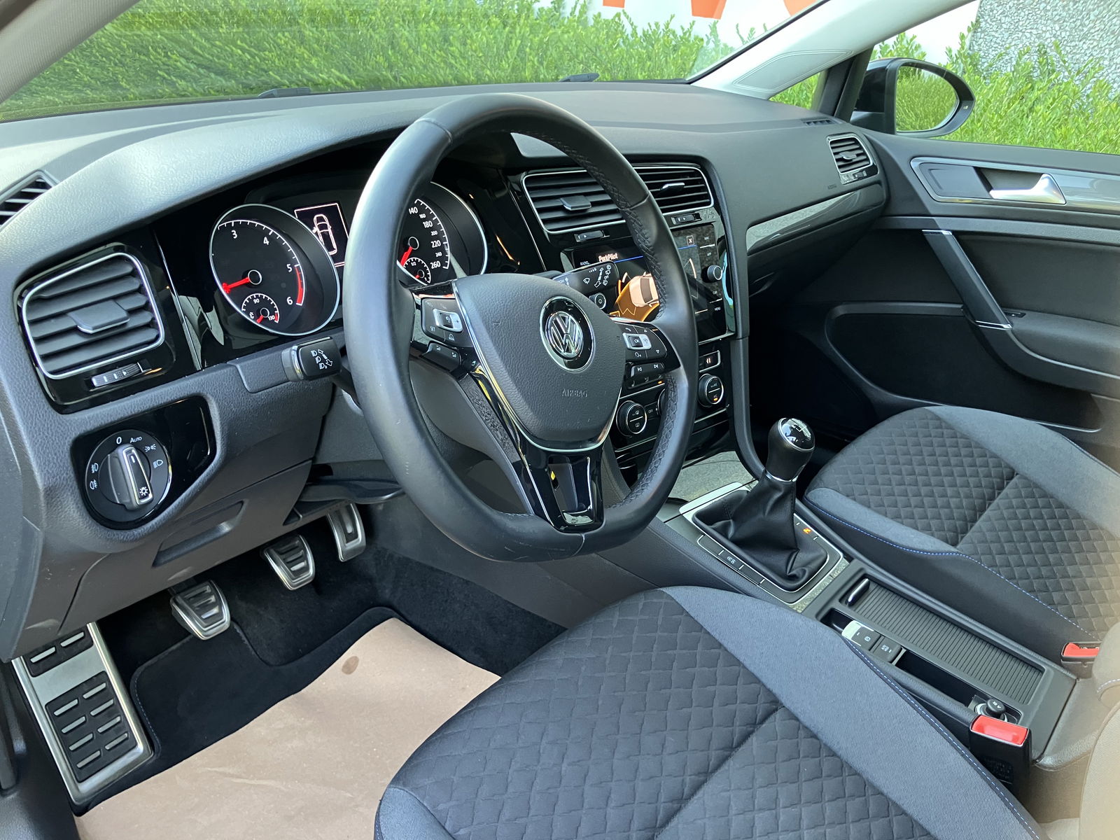 Volkswagen_Golf Variant_19