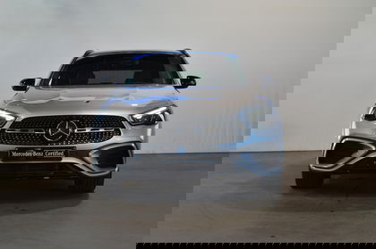 Mercedes GLA 180 D AMG Line | Panoramisch Dak | Head-Up Display | 360° Parkeerpakket | Nightpack | Memory Zetels | Smartphone Integratie | Verwarmde Zetels | Widescreen |