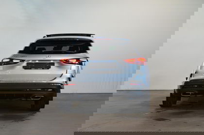 Mercedes GLA 180 D AMG Line | Panoramisch Dak | Head-Up Display | 360° Parkeerpakket | Nightpack | Memory Zetels | Smartphone Integratie | Verwarmde Zetels | Widescreen |