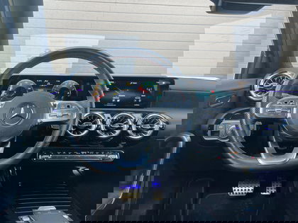 Mercedes Classe A 250 e Hatchback AMG Line | Panoramisch Dak | Head-Up Display | 360° Parkeerpakket | Memory Zetels | Verwarmde Zetels | Widescreen | Smartphone Integratie |