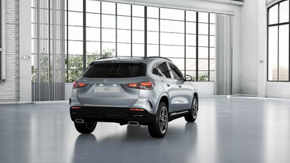 Mercedes GLA 180 D AMG Line | Panoramisch Dak | Head-Up Display | 360° Parkeerpakket | Memory Zetels | Smartphone Integratie | Widescreen | Verwarmde Zetels |