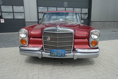 Mercedes 600